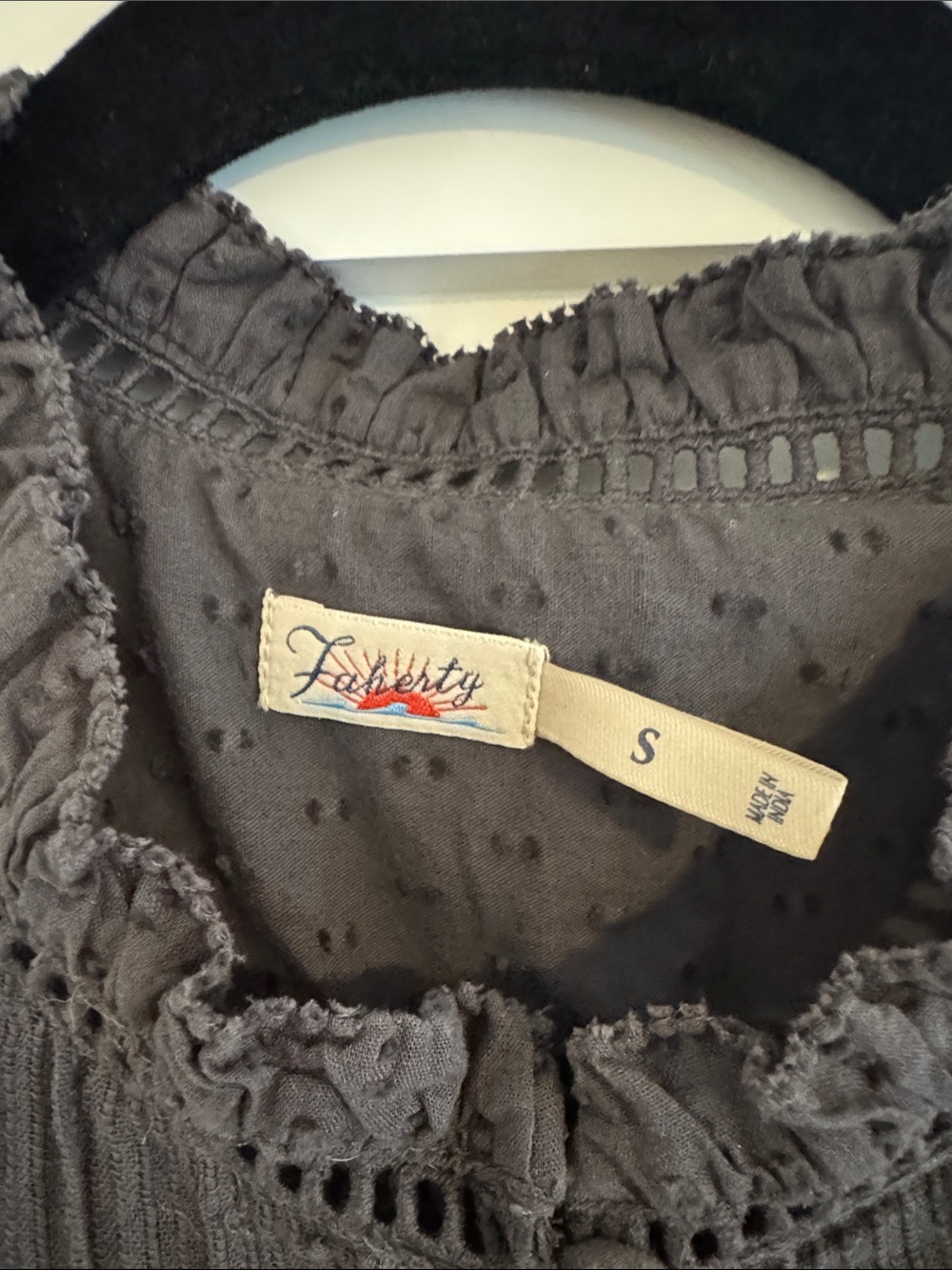 Faherty Willa Washed Black Size Small Sleeveless Button-Front Top - Picture 3 of 4